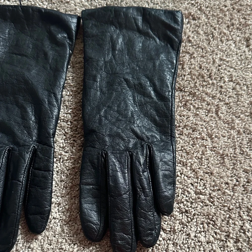 VTG Black Leather Gloves